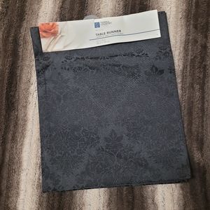 Town and Country Living table runner NWT size 15"×72"